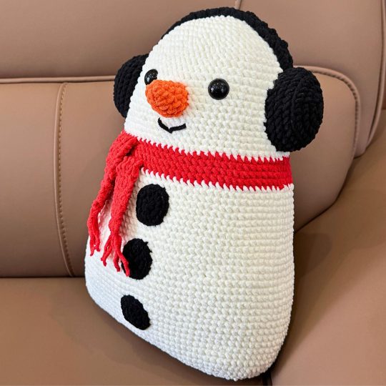 Christmas pillow crochet pattern, Snowman, Winter Amigurumi (PDF Pattern)